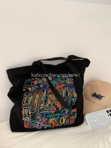 กระเป๋าผ้าใบปักลายการเดินทางขนาดใหญ่แบบพกพา กระเป๋าสะพายไหล่ผ้าใบสไตล์เกาหลีสำหรับวัยรุ่น ฤดูใบไม้ร่วง 2025