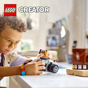 Mainan LEGO Creator 31147 Retro Camera: Mainan Balok Kreatif untuk Anak Usia 8+ (261 Bagian)