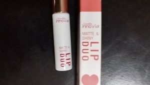 ลิปแมท ลิปติดทน กันน้ำ กิฟฟารีน ลิปกลอส ลิปแมตติดทนนาน ลิปไม่ติดแมส lipstic lip ลิปสติก ลิป ลิปกลอสใส Giffarine Innovia Matte & Shiny Lip Duo