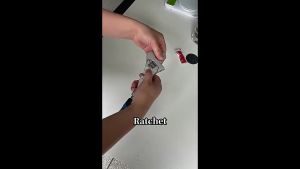 yymallประแจยืดหยุ่นแบบยืดหดได้ 10 นิ้วปรับได้ 5 ใน 1 ประแจ  พร้อมหัว Flex แบบหมุนได้ 180 องศา.10นิ้ววงล้อประแจปรับ5-In-1ประแจโลหะกระจก180องศาเครื่องมือซ่อมแซม