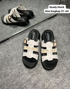Sandal terbaru 2025 sandal kekinian wanita sandal empuk sandal tinggi 2 cm variasi gesper