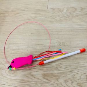 Cần câu vờn mèo lông vũ hình cá nhồi bông