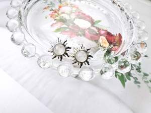 Subang Kristal / Natural Crystal Moonstone Earrings 925 Silver Pin 天然水晶蓝月光石小太阳耳钉925纯银耳针