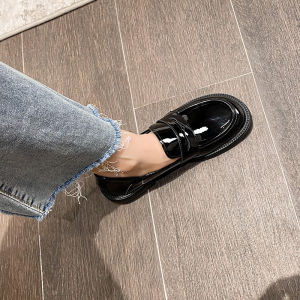 Retro Flat Bottom Loafers Womens Shoes British Style Versatile Commuter Shoes Size 41-43 Fashionable round Toe Rubber Sole