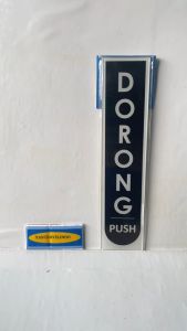 LABEL PINTU TIMBUL TEBAL DORONG PUSH SIGNING PENANDA DORONG PINTU BERPEREKAT BERKUALITAS GLOSSY