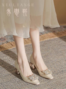 รองเท้าส้นสูงหัวเหลี่ยมสไตล์ฝรั่งเศสสำหรับผู้หญิง ฤดูใบไม้ผลิ 2025 รองเท้าแต่งงานแบบใหม่ รองเท้าแต่งกายสำหรับเจ้าสาว รองเท้าส้นสูงสำหรับใส่ไปงานแต่ง