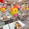 Children's Day School Desk Atmosphere Decoration Daisy Base Balloon with Pole Flower Shaped Balloon Heart Pattern Print Balloon. 