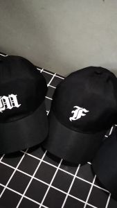 Topi Inisial Baseball Alfabet Gothic Teks Huruf A B C D E F G H I J K L M N O P Q R S T U V W X Y Z All Size