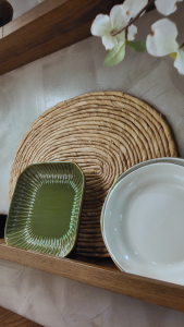 จาน สี่เหลี่ยม 8 นิ้ว สีเขียว จานชามเซรามิค สไตล์ มินิมอล เวฟได้ อบได้ ล้างเครื่องได้ Green Plate Striped Minimalism