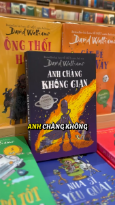 Sách - Anh chàng không gian (David Walliams) (Nhã Nam)