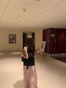 La Chapelle | Bộ Đồ Lụa Bóng Hai Mảnh Áo Midi
