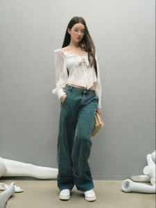 La lune Du ciel | Áo Blouse Voan Cổ Vuông Tay Lượn Đèn Có Hoa Văn