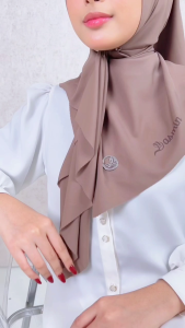 New Scarf Plain Series Yasmin Hijab Ys 243 Segi Empat Polos New Exclusive Matt Segi Empat Lasercut