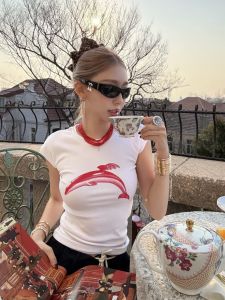 Jennie Golden Dolphin Print Slim Fit round Neck Short Sleeve T-Shirt Retro Style Womens Cotton Top Red Color Summer Fashion