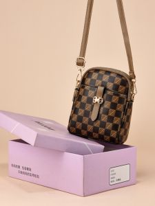 กระเป๋าสะพายข้างผู้หญิง กระเป๋าหนัง PU ขนาดเล็ก สไตล์ลำลอง ปิดด้วยซิป กระเป๋าใส่โทรศัพท์มือถือ กระเป๋าสะพายข้างสำหรับวัยกลางคน