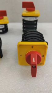 SALZER CHANGEOVER SELECTOR SWITCH 1-0-2~16A~3P (S1661153-1-B03)