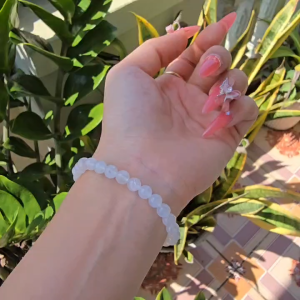 Q2122 Vòng Moonstone 7li trắng ánh xanh cho Kim và Thuỷ - Phong Thuỷ TUDO P