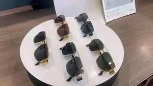 Retro Bingkai Logam Kacamata Hitam Wanita Pria UV400