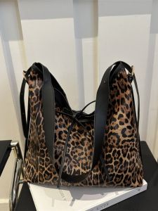 กระเป๋าถือทรงถุง Tote Bag ความจุขนาดใหญ่ สไตล์ย้อนยุค สีลายเสือดาว กระเป๋าสะพายไหล่ข้างเดียวสำหรับผู้หญิง กระเป๋าถือสำหรับนักเรียนวิทยาลัย กระเป๋าถือแบบลำลองสำหรับเดินทาง