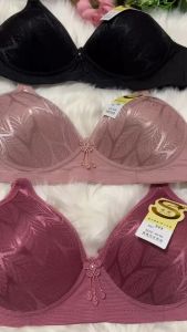 ชุดชั้นใน ลายดอกไม้ เก็บข้างเนื้อ เสื้อในไร้โครงดันทรง ระบายอากาศได้ มีฟองน้ำ 1 ชั้นบางๆ 3ตะขอ