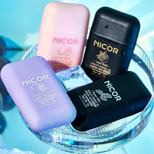 แท่งพลังงานน้ํามันหอมระเหยที่มีชีวิตชีวาและสดชื่น น้ํามันหล่อเย็นดูดจมูกสําหรับการขับขี่ไหว cannula จมูกสองรู