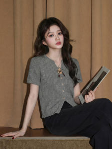 ZISUO | V-neck Knit Short-sleeve T-shirt