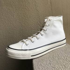 Couples High Top Canvas Shoes Mens Breathable Casual Sneakers Thick Bottom Comfortable Cotton Lined Rubber Soled