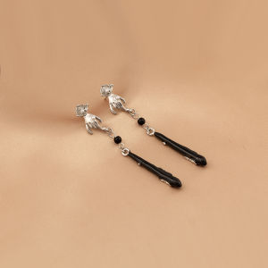 New Chinese Style Long Ear Cuffs Womens Fashion Jewelry without Piercing Mosquito Coil Tray Ear Clips Elegant Black Flag Robe
