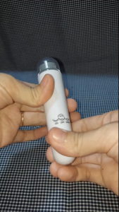 [HCM]BÚT MASSAGE 4 ĐẦU GẬY MASSAGE MINI CẦM TAY ĐA NĂNG ( Nhiều màu ) - [ Massage giảm Stress # Máy Massage thư giãn # Massage cầm tay # Massage mini # Massage mắt # Mat xa ]