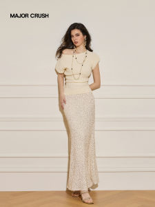 Spring/Summer New Arrival White Off-Shoulder Knit Half Skirt Suit