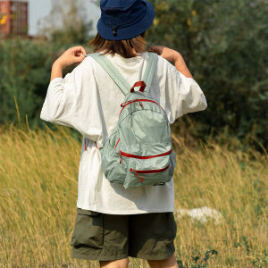 กระเป๋าเป้สะพายหลังเดินป่าแบบพับได้เบาบางสำหรับเดินป่าและท่องเที่ยวในชีวิตประจำวัน กระเป๋าเป้สะพายหลังแบบพกพาสำหรับผู้ชายและผู้หญิง