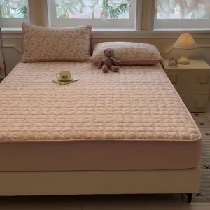 Breathable Soft Mattress Cover Fitted Sheet Antibacterial Anti-Mite All Season Mattress Protector Non-Slip Silent Single/Double