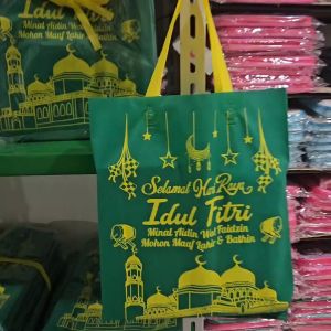 Goodie Bag Tas Hantaran Lebaran Tapak Press Ukuran 38x45 Tas Lebaran Press Muat Banyak Bahan Spundbond Kuat Untuk Bingkisan Hampers