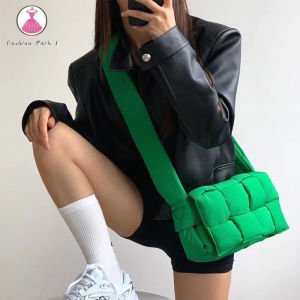 【Fashion Park】🎀 2023 Ins Women Nylon Cotton Padded Handbag Exquisite Winter Warm Tote Bag Small Flap Tote Handbag Personality