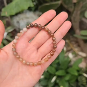Q2585 Vòng Ngọc Hòa Điền 6li màu hoàng phỉ nâu mix ombre ko kén mệnh - Phong Thủy TUDO