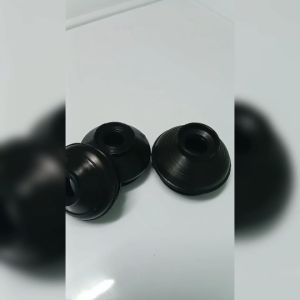 ยางกันฝุ่นลูกหมากคันชัก 2ชิ้น รูปแบบของ 12 x 12 มิล รูปรับปรุง 28 x 26 มิล