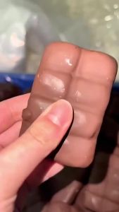 Schylling | Đồ Chơi Bóp Hình Móng Mèo Sô Cô La Có Tiếng Kêu Giòn Như Bánh Donut Làm Thủ Công Chất Liệu Mềm Dẻo Cảm Giác Giòn Như Tuyết Dành Cho Độ Tuổi Từ 14 Trở Lên