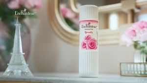 Perfumed Talc / Bedak Parfum Enchanteur Talcum 200 Gr & 100 Gr Varian Alluring Charming Romantic Body Lotion Satin Smooth 200 Ml & 100 Ml Varian Alluring Charming Romantic
