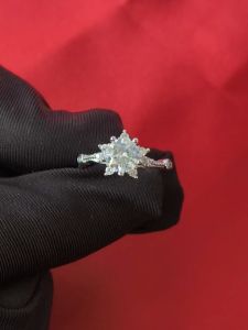 Cincin Diamcity Mawar Emas & Pt950 Platinum: Pilihan Terbaik untuk Wanita