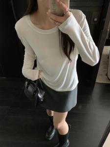 Áo Thun Dài Tay Cổ Tròn Dáng Rộng Màu Trắng Cho Nữ Cỡ Lớn Mùa Thu Đông Mặc Trong Quần Áo Làm Việc Thoải Mái