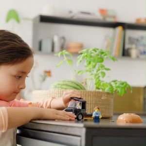 LEGO CITY 60404 Đồ chơi lắp ráp Xe tải Burger lưu động (194 chi tiết)