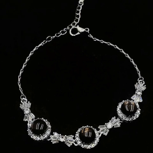 A gentle everyday jewelry metal chain a sophisticated and versatile bracelet.