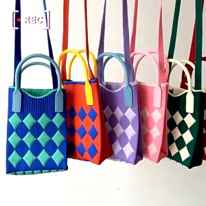 Lavender.thai กระเป๋าสะพายไหล่ กระเป๋าถือแฮนด์เมด  สีสันสดใส ลายเรขาคณิต