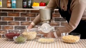 Multifunctional Grinding Machine 304 Stainless Steel Manual Grinder Small Grinder Coffee Grinder Corn Mill Manual Rice MillMilling Machine For Feed Rice Pepper Beans Peanuts