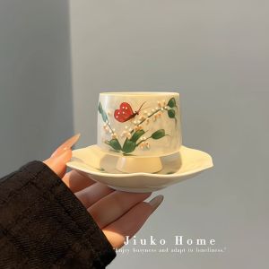 Cốc Trà Sứ Vẽ Tay Hình Bướm Thanh Lịch Cốc Trà Chiều Cho Nữ Cốc Trà Chủ Đề Hoa Cúc Nghệ Thuật Thủ Công Cốc Trà Tráng Men
