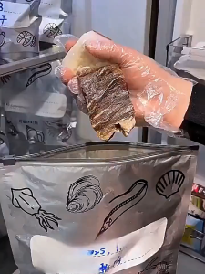 ร้านอยู่กทม.10ใบ ถุงฟอยล์อลูมิเนียม ซองฟอยล์เก็บอาหารสด เก็บความเย็น ในตู้แช่แข็ง จัดเก็บง่าย อเนกประสงค์