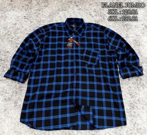 Kemeja Flanel Panjang Super Jumbo Over Size 5XL - 6XL dengan motif kotak-kotak hitam putih merah lengan panjang kantong dada dan ukuran besar.