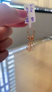 ANTING EMAS KADAR 375/ 8 KARAT DAN KADAR 300 / 6 KARAT ANTING MODEL TERBARU ANTING LAMPION CINTA KRISTAL ANTING WANITA EMAS SUPER CANTIK ATM 172