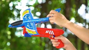 Airplane Gun Toys / Aeroplane Gun/ Plane Gun Toys/ Soft Toy Gun / Kite Shooting Gun / 飞机手枪 / 手枪/ 男孩手枪游戏 / 风筝手枪/ Permainan Pistol Kanak-kanak