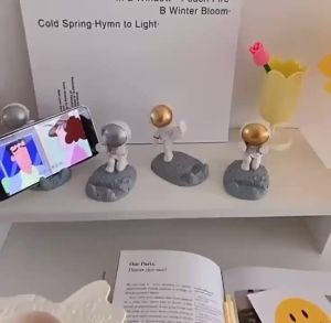 Unique Astronaut Phone Stand Universal Support Frame Flat Stand Bed Decoration Lazy Stand Creative Decoration Office Ornament